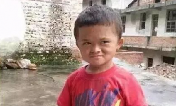 從商演不斷到無人問津，被丟回農村的小馬雲，他的悲劇該由誰買單