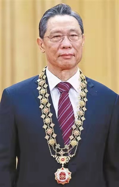 要讓孩子牢記的四位中國當代英雄：3位是醫生，2位已經去世