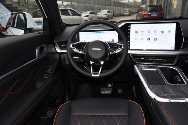 1&period;5T哈弗神獸，13萬起步，顏值和科技配置不錯，年輕人入手合適嗎