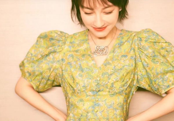 夏天到了,楊採鈺發現綠色應該穿上身了,於是搭出精彩 夏天到了,楊採鈺發現綠色應該穿上身了,於是搭出精彩