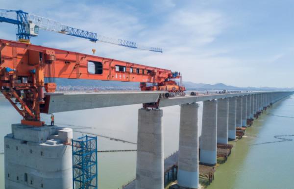 再次重新整理世界紀錄!中國造出千噸級架橋機,美國抱重金來求購 再次重新整理世界紀錄!中國造出千噸級架橋機,美國抱重金來求購