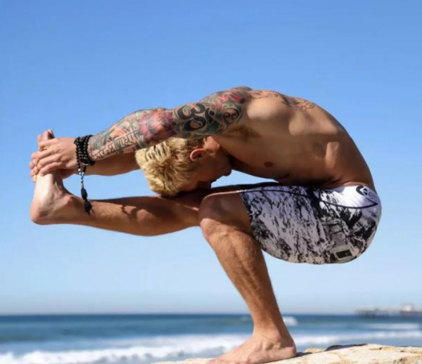 男人也可以練瑜伽，讓你的下盤更穩，耐力更足