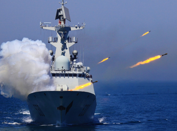 美軍艦闖入西沙領海，已被我國解放軍警告驅逐，周邊航母更需注意