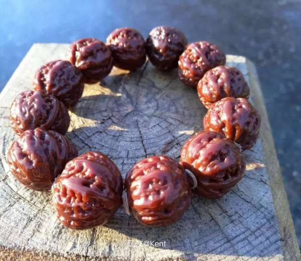 這對核桃他盤了7年，如今值60萬，憑什麼？