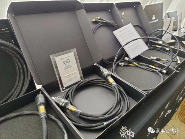 具備更好的音樂情感度：黃金樞紐 GOLD HUB 電源線