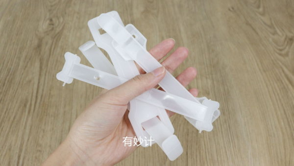 塑膠把手別再扔掉了,改造一下放在家裡,隔壁鄰居見了都誇好 塑膠把手別再扔掉了,改造一下放在家裡,隔壁鄰居見了都誇好