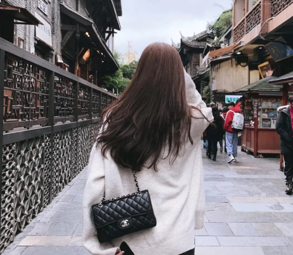 不吝嗇丨中古大牌包如何買到經典升值款就看這裡了