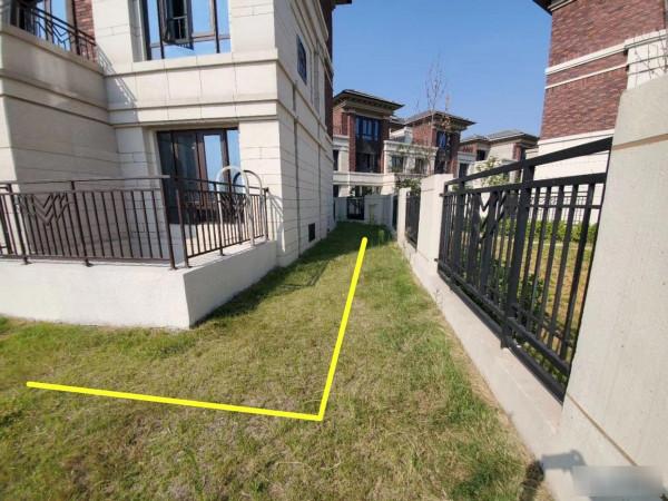 同樣是庭院,環繞式就格外優秀,院子繞著房子走,採光好檔次高 同樣是庭院,環繞式就格外優秀,院子繞著房子走,採光好檔次高