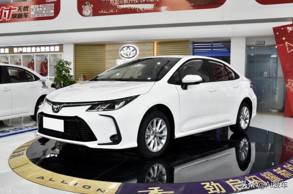 豐田家的大空間家轎，增壓油耗5.5L，又便宜又耐用，實拍卡羅拉