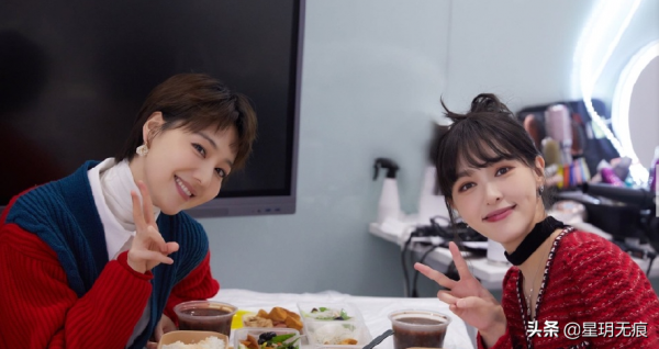 王冠曬與閨蜜唐嫣合影慶祝臘八節 稱&quot&semi;一起工作開心暖心&quot&semi;