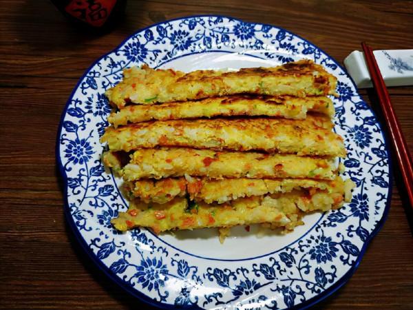 深秋，自己在家做這款早餐，不用發麵，口感香脆又營養，特好吃