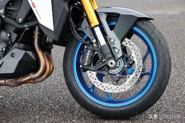 水冷四缸150馬力，車頭堆疊大燈設計更狂野，鈴木GSX-S1000街車