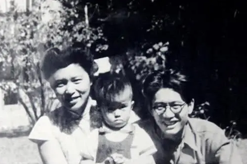 喬冠華和章含之相愛10年，臨終前詢問妻子：我死後你願跟我合葬嗎