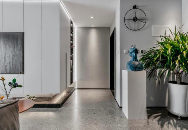 男導遊的家，用基礎的圖形加線條，裝扮出令人嚮往的家