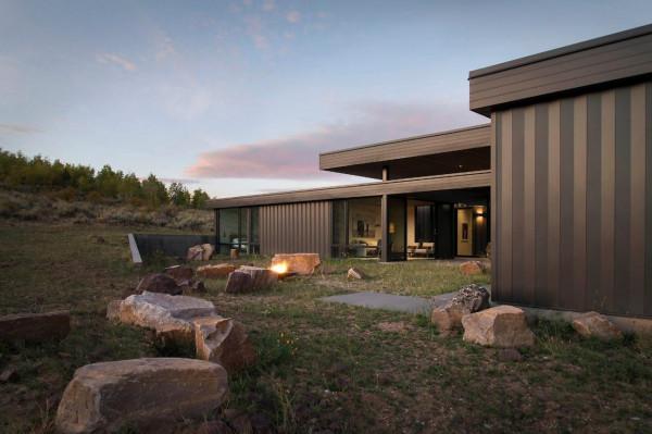 兩個男孩的315㎡家，遠眺平原，近看篝火，將生活過成了桃花源