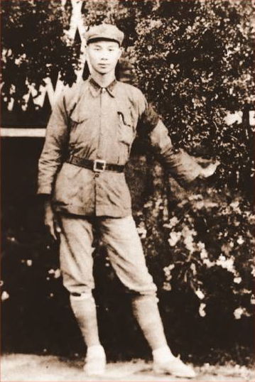 92年聶榮臻逝世後,楊成武淚流滿面:你們怎不通知讓我見他一面 92年聶榮臻逝世後,楊成武淚流滿面:你們怎不通知讓我見他一面