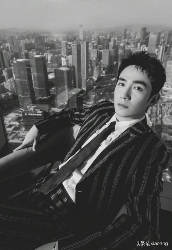 朱一龍出席芭莎慈善夜照片合集