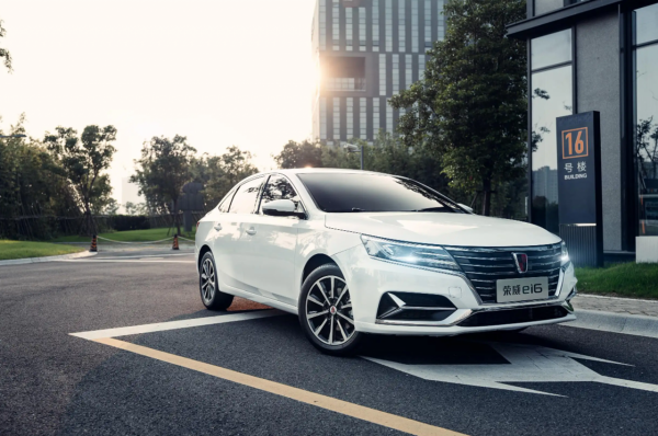 ​5月汽車新政實施，“一站式上牌”服務，不用4s店車管所兩頭跑