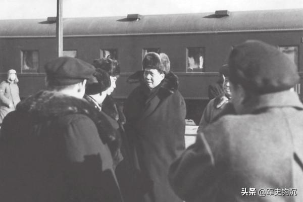 林聶凌晨1點發萬急電報，周恩來直接送毛主席，主席看後良久不語