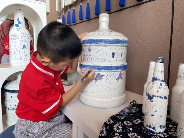 舊瓶也能“七十二變”激發孩童創意樂趣 舊瓶也能“七十二變”激發孩童創意樂趣