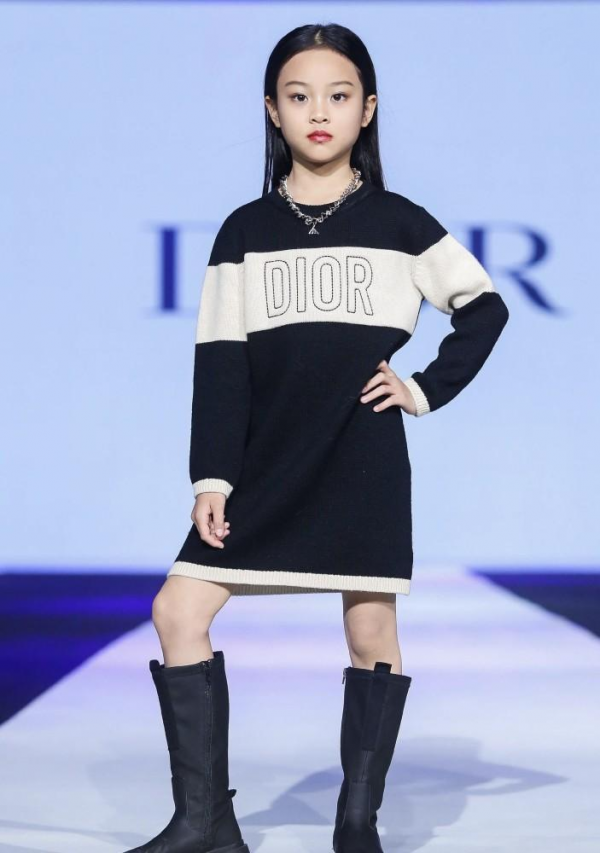 長相浪費基因？這些星二代，明明跟父母共用一張臉