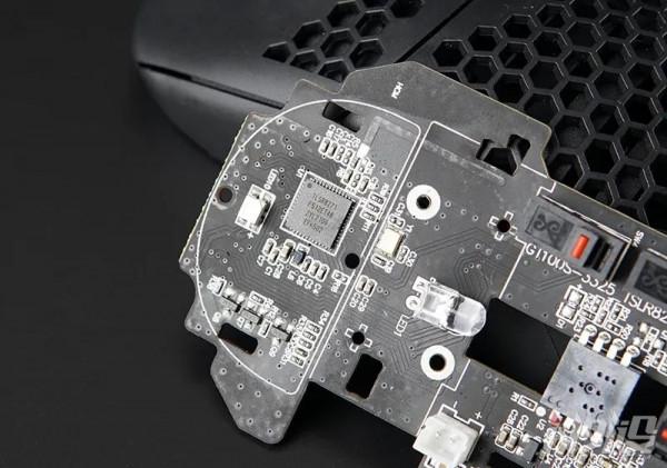 入門洞洞鼠 Tt探索者X2雙模無線電競滑鼠體驗