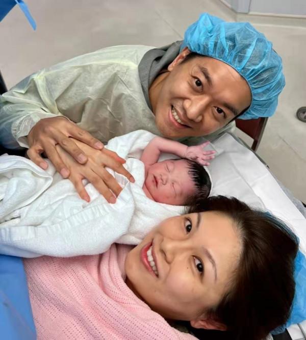 12月已有6位星二代降生，4個二胎寶寶都是男孩，個個含著金鑰匙