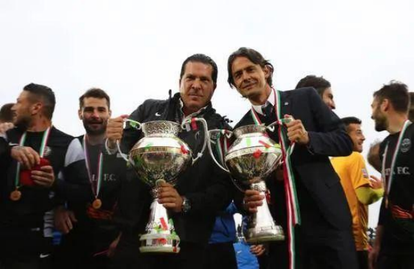 從丁級到頂級:19年內3次破產後,威尼斯又能為在意甲贏球而沸騰 從丁級到頂級:19年內3次破產後,威尼斯又能為在意甲贏球而沸騰