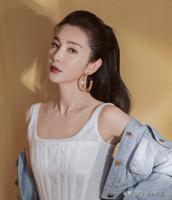 31位女星素顏名場面！浮腫油膩、憔悴老態，還暴露動臉痕跡