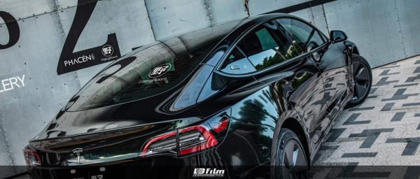 特斯拉-Model3全車貼膜LB改色膜超亮金屬祖母石綠