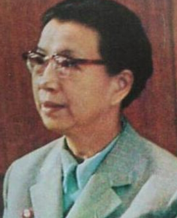 1960年鄧穎超做體檢，發現盆腔內有異常，周總理：如實告訴她本人