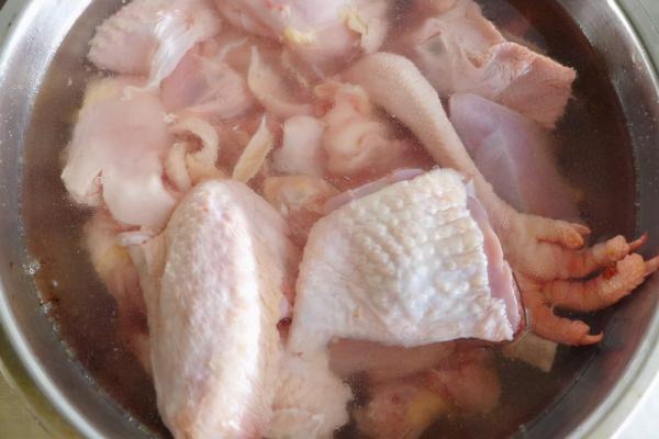 東北特色美食:小雞燉蘑菇!詳細做法來了,附帶步驟圖,趕緊收藏 東北特色美食:小雞燉蘑菇!詳細做法來了,附帶步驟圖,趕緊收藏