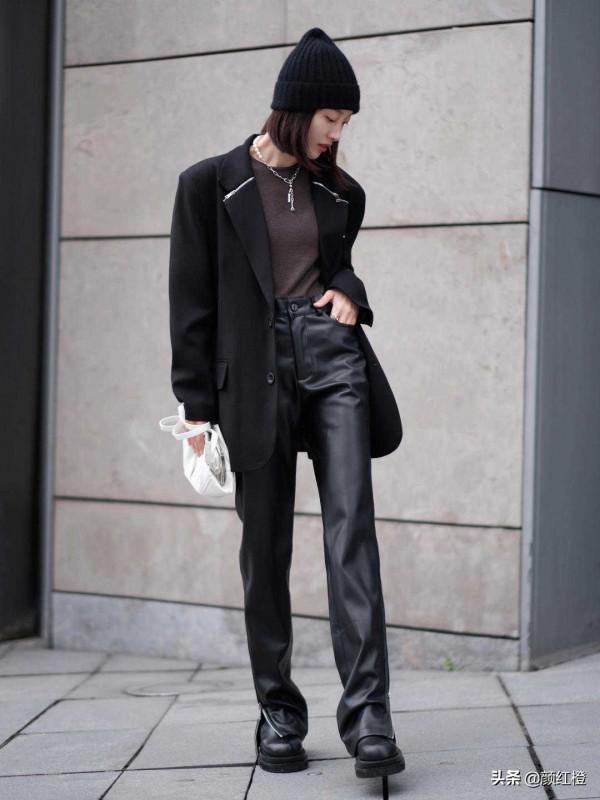 肉色打底褲怎麼穿才不土氣？試試這幾種搭配方式，優雅顯瘦又時髦