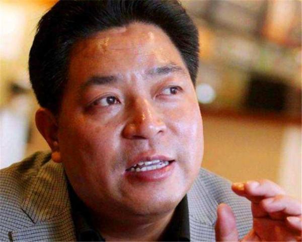 浙江女子，給重慶乞丐10元，20年後，乞丐成富豪，送100萬報恩