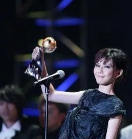 孫燕姿，這個“冷門”歌手，到底承載了多少人的青春回憶？