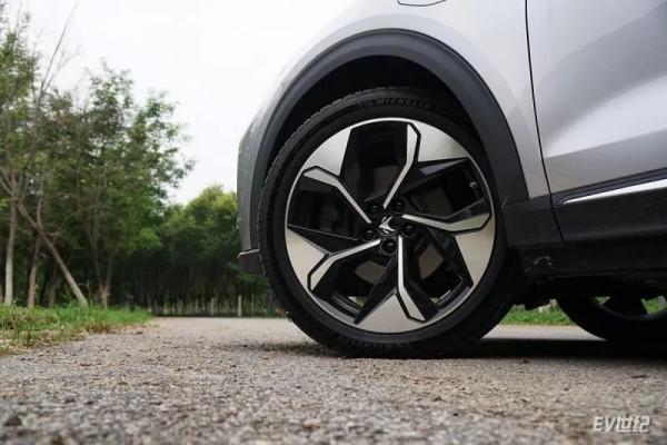 高速見功力:京津長途往返體驗極狐阿爾法T 高速見功力:京津長途往返體驗極狐阿爾法T