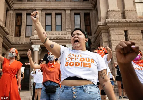 墮胎禁令生效前一天，美國83歲產科老醫生連夜做了67個墮胎手術