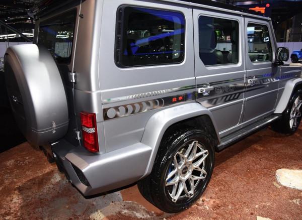 國產“賓士G”，方盒子造型，入門就配V6發動機，內飾成最大亮點