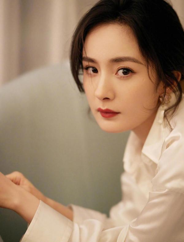 楊冪高畫質桌布｜