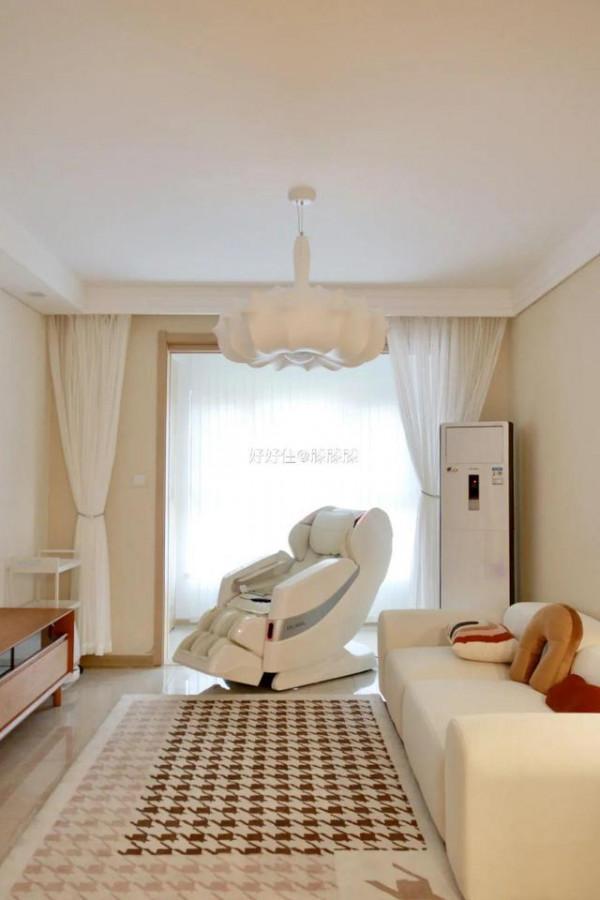 抄作業！客廳顯大的秘密，她家這4招最實用