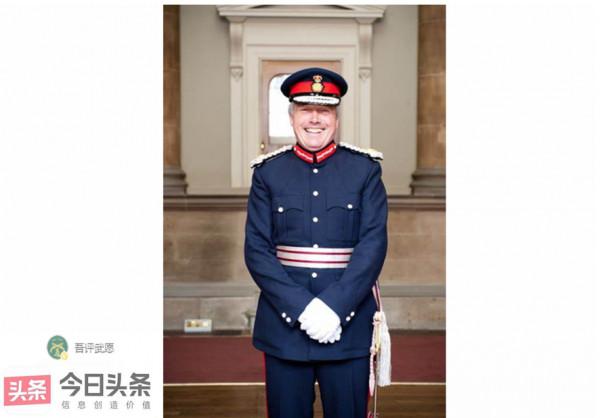 英國陸軍禮服的徽章五花八門,你學會識別郡尉的標誌了嗎? 英國陸軍禮服的徽章五花八門,你學會識別郡尉的標誌了嗎?