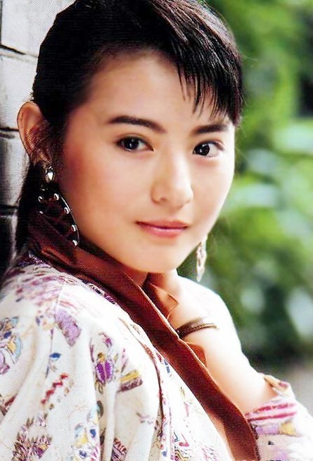 36歲嫁入豪門,6年後被曝出軌“乾兒子”,前夫的話讓她身敗名裂 36歲嫁入豪門,6年後被曝出軌“乾兒子”,前夫的話讓她身敗名裂