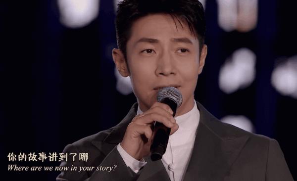 中秋晚會：周深背影好絕，撒貝南唱歌憋笑，劉詩詩對不起這身衣服