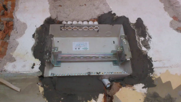 強弱電箱移位，設計師該注意哪些細節？