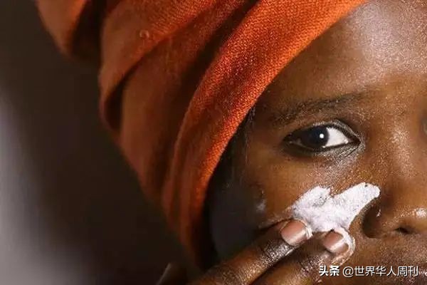 為了美白,非洲姑娘能有多拼? 為了美白,非洲姑娘能有多拼?