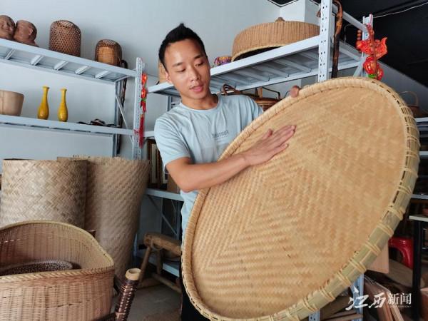 江西日報文化贛鄱:當竹編非遺老手藝遇上新平臺 江西日報文化贛鄱:當竹編非遺老手藝遇上新平臺