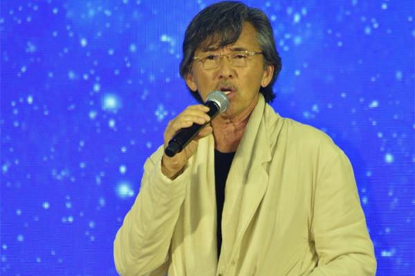 大灣區中秋晚會，林子祥獻唱《敢愛敢做》，74歲高齡“嘶吼”炸場