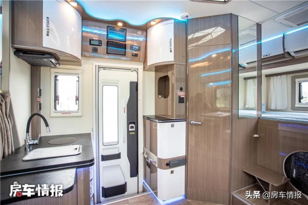 出廠14度電的霍夫勒房車，6人長途旅行可勁玩，外觀比越野車還猛