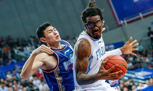 霸王傳說！姚明一生之敵，小球時代最完美中鋒——斯塔德邁爾