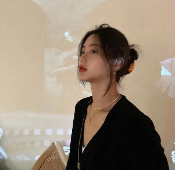 鐵打的宋慧喬，流水的年下男